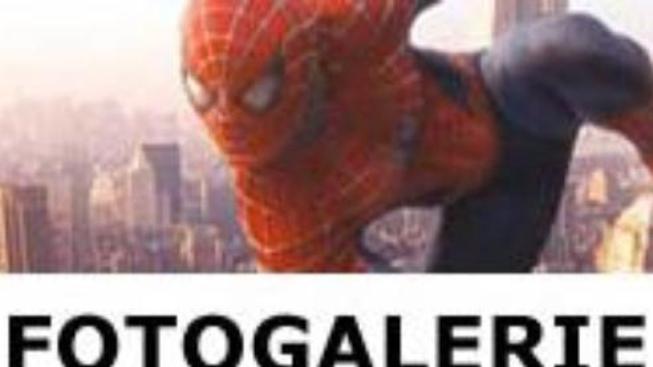 Recenze upoutávek: Spider-Man 2, Monster, Tokyo Godfathers