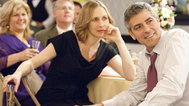 Lítám v tom: George Clooney s hlavou v oblacích