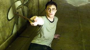 Scénář závěrečného dílů o Harry Potterovi nalezen v hospodě