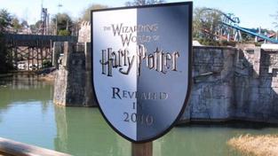 Otevření světa Harryho Pottera v Orlandu přilákalo tisíce lidí     