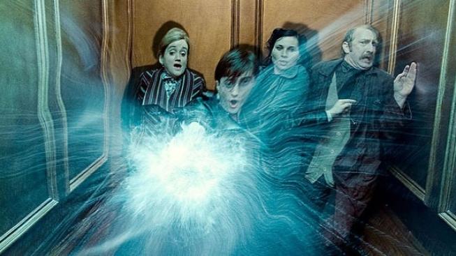 Předposlední film o Harrym Potterovi bude mít dnes premiéru v Londýně