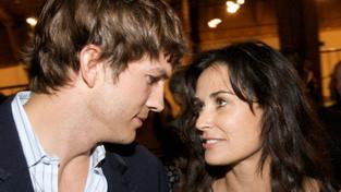 Aston Kutcher komunikuje s manželkou Demi Moore přes Twitter