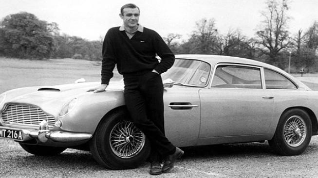 Vůz, v kterém jezdil Sean Connery jako James Bond se prodal za 74 milionu