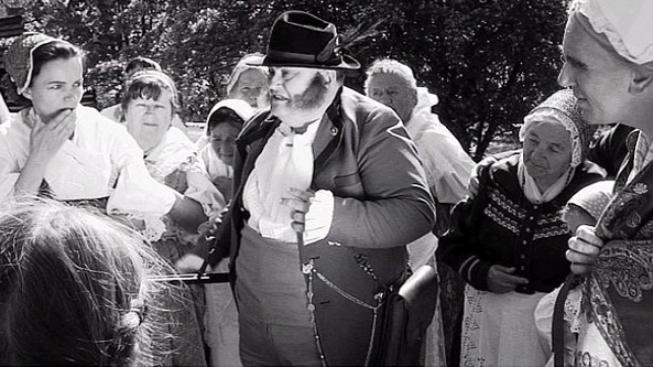 Netradiční černobílý film Babička bude mít premiéru 17.listopadu