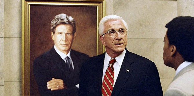 Leslie Nielsen - Scary Movie 3