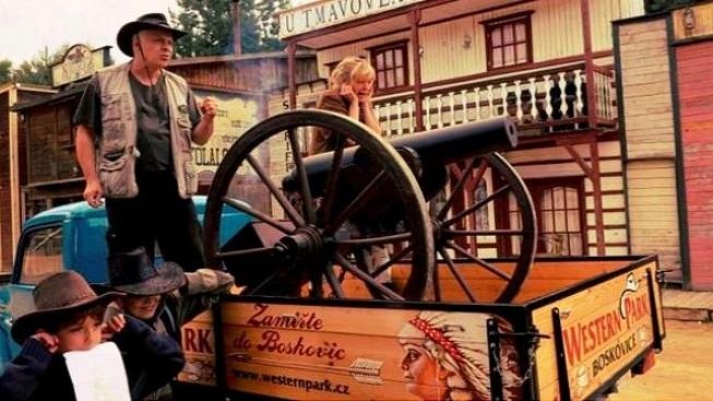 Boskovice žily premiérou komedie z moravského "divokého západu"