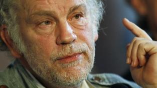 Herec John Malkovich byl v Praze okraden