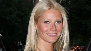 Gwyneth Paltrow pózovala se šperky nahoře bez