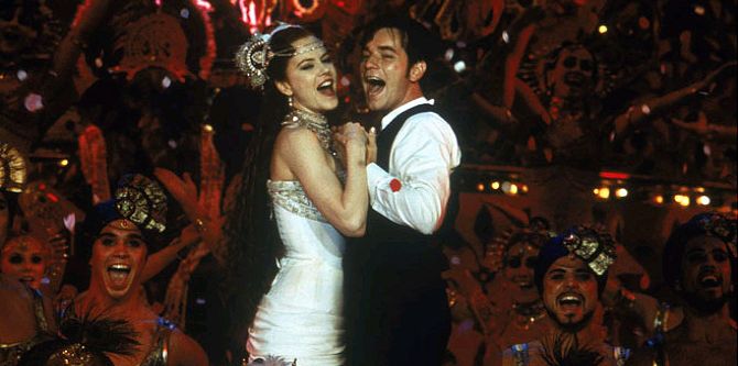 Nicole Kidman a Ewan McGregor ve filmu Moulin Rouge