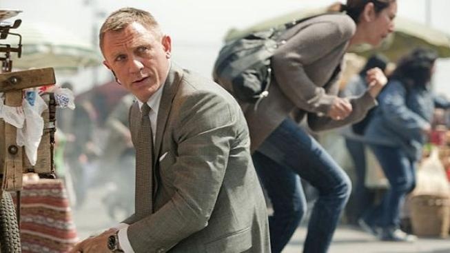 Táhlé tóny i éterické siluety: to nabízí sedm nejlepších znělek bondovek