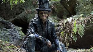 Čínští cenzoři zkrátili film Atlas mraků o téměř 40 minut