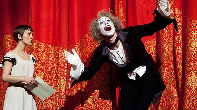 James Cameron produkoval film o Cirque de Soleil v 3D formátu Cirque du Soleil: Vzdálené světy 3D