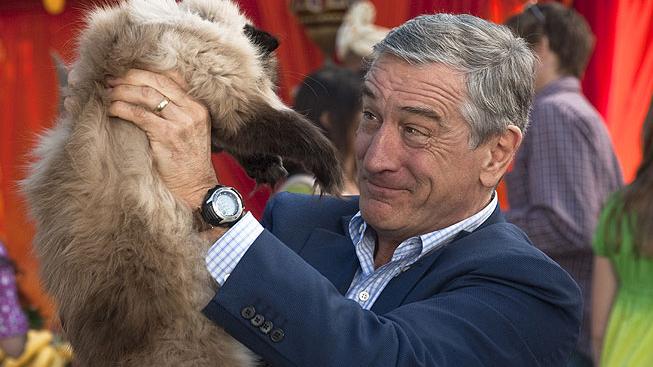 Robert de Niro se zvěčnil do betonu u Čínského kina