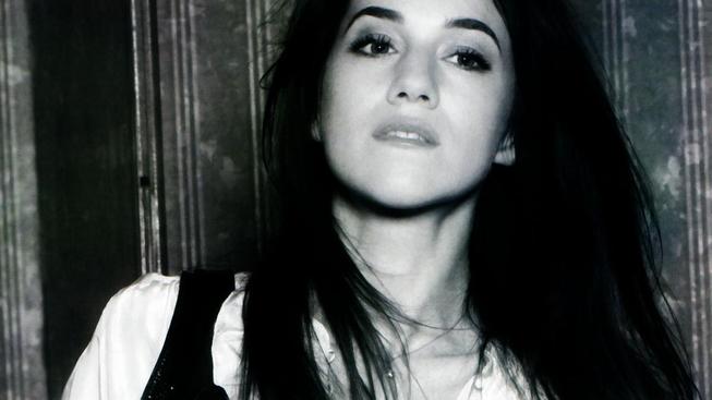 charlotte_gainsbourg_wallpaper_8-wide