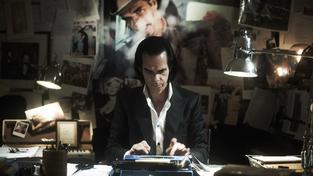 Nick Cave: 20 000 dní na zemi - recenze zvláštního dokumentu o slavném australském zpěvákovi