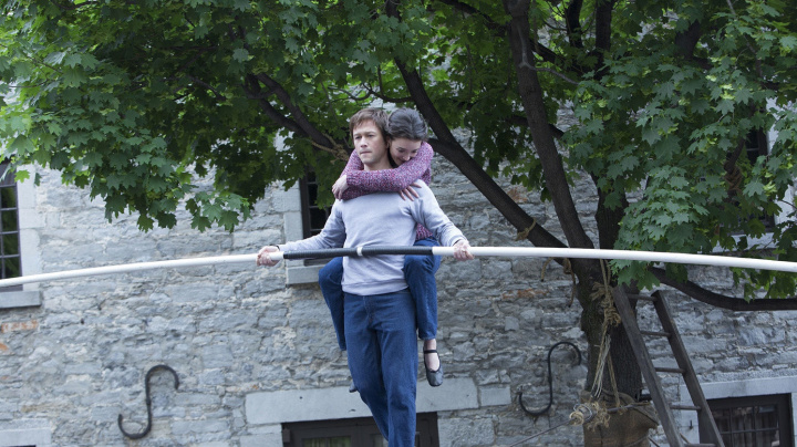 Muž na laně - recenze dobrodružství mezi mrakodrapy