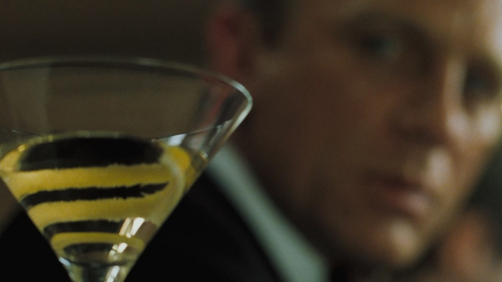 Martini. Protřepat, nemíchat