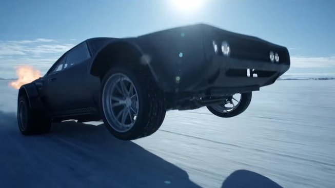 Vin Diesel vs ponorka - i tohle ukazuje nový spot na Rychle a zběsile 8