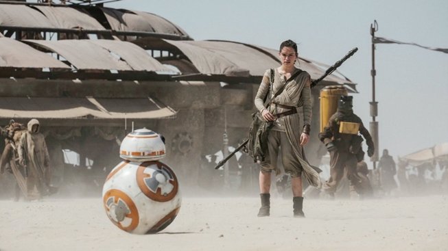 V novém animovaném kraťasu ze Star Wars chrání Rey droida BB-8