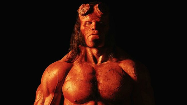 David Harbour se představuje jako Hellboy
