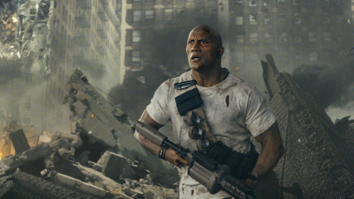 Rock bude mít v Rampage plné ruce práce s létajícím vlkem