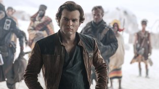 Čerstvé drby k novým Star Wars: chaos na place a užitečný herecký kouč