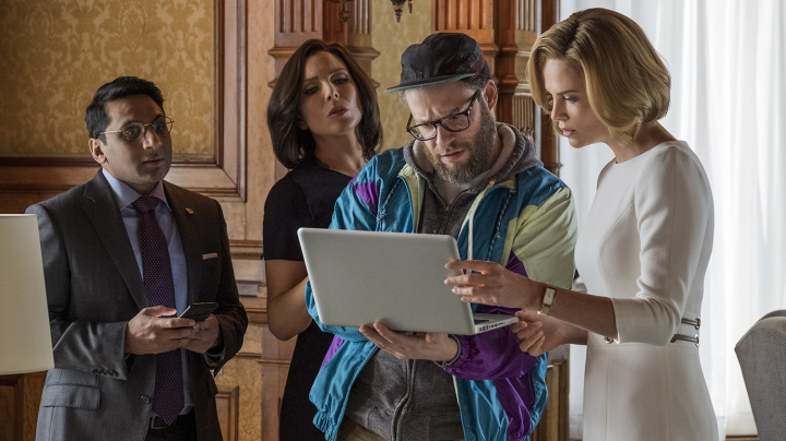 Tak trochu jiná romantická komedie, aneb když se potká Theron s Rogenem