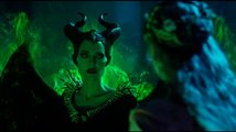 První teaser na Zloba: Královna všeho zlého tahá z rukávu nejen Angelinu Jolie
