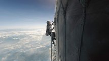 Nový trailer na The Aeronauts nabízí dechberoucí pohledy i drama