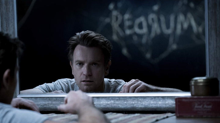 Recenze: Doktor Spánek od Stephena Kinga – máte odvahu vrátit se do hotelu Overlook?