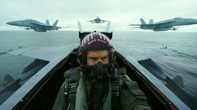 Před koronavirem utíká už i Tom Cruise a jeho Top Gun: Maverick