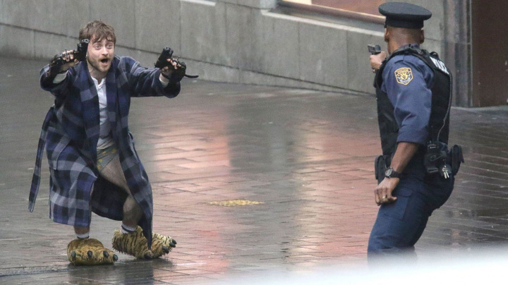 Guns Akimbo vypadá z prvního traileru tak trochu jako Crank