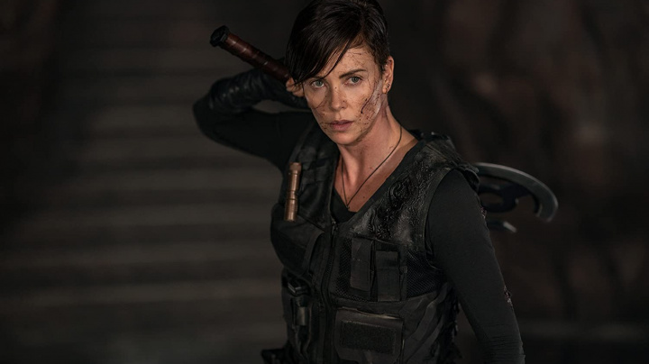 Charlize Theron musela v populárním Old Guard pořádně zamakat