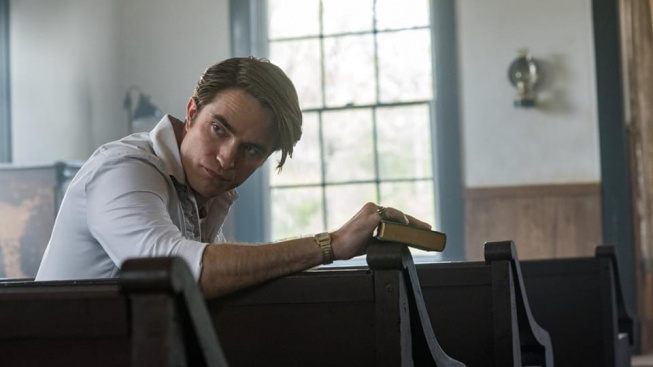 robert pattinson in the devil all the time