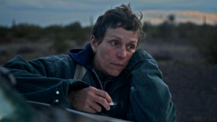 Země nomádů si jde s druhým trailerem pro Oscary
