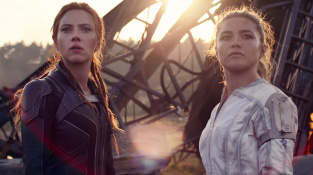 V chystaném Disneyho remaku Na Vlásku si prý zahraje Florence Pugh