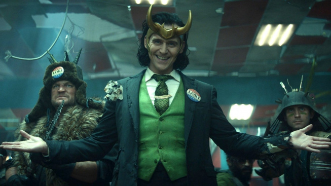 Loki dorazí dřív, Tom Hiddleston vás ještě mezitím zve za kulisy