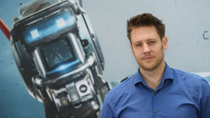 Neil Blomkamp spojí síly s Joelem Kinnamanem a budou u toho mimozemšťani