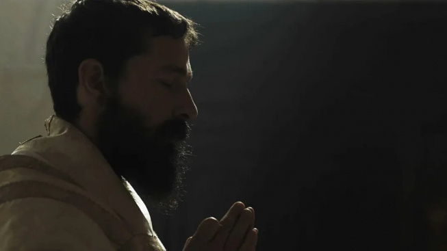 Shia LaBouf si v novém dramatu zkusí roli katolického kněze