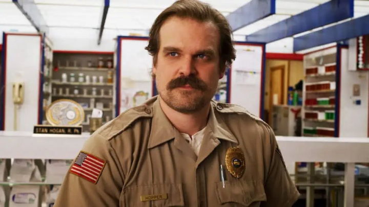 David Harbour by hrál rád už jen v celovečerních filmech