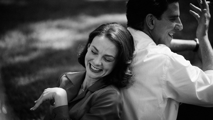 Plnohodnotný trailer na Maestro naznačuje oscarové ambice Bradleyho Coopera