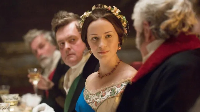 Česká televize uvede Zlatým glóbem oceněné historické drama o britské královně
