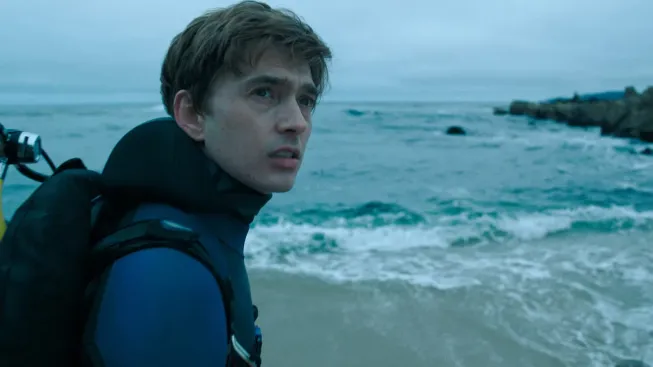Spolknutý zaživa obří velrybou. Nový thriller Velrybí pád přináší jeden z nejbizarnějších filmových soubojů o přežití